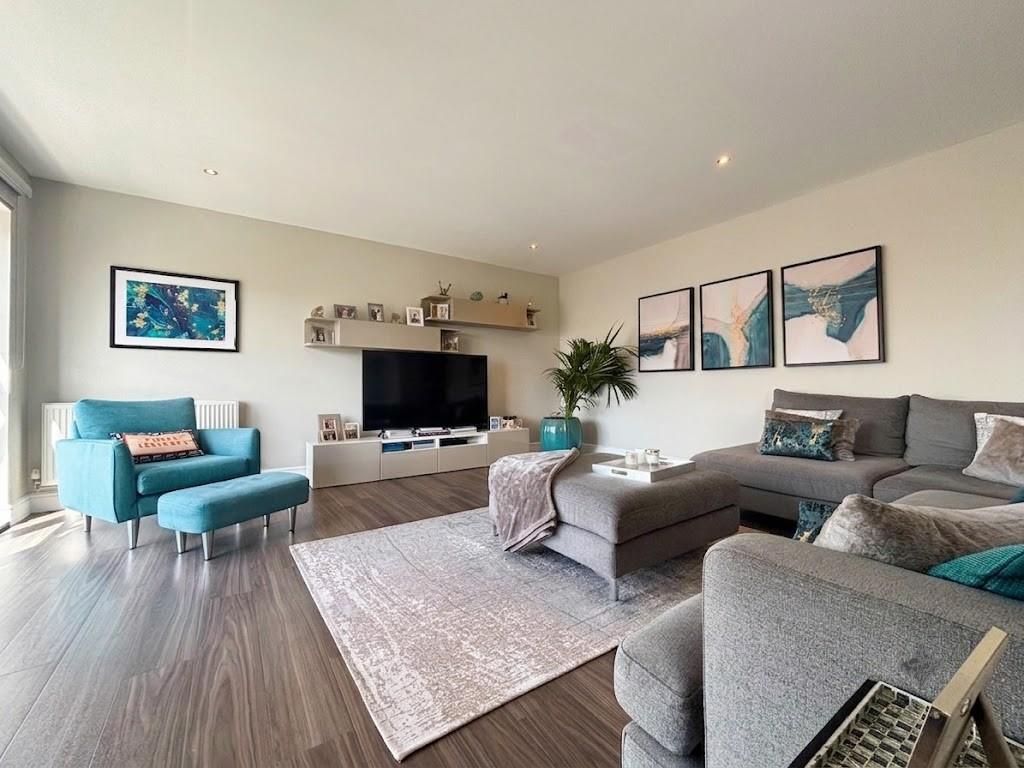 Rosebery Place, Mill Hill, NW7, Mill Hill
